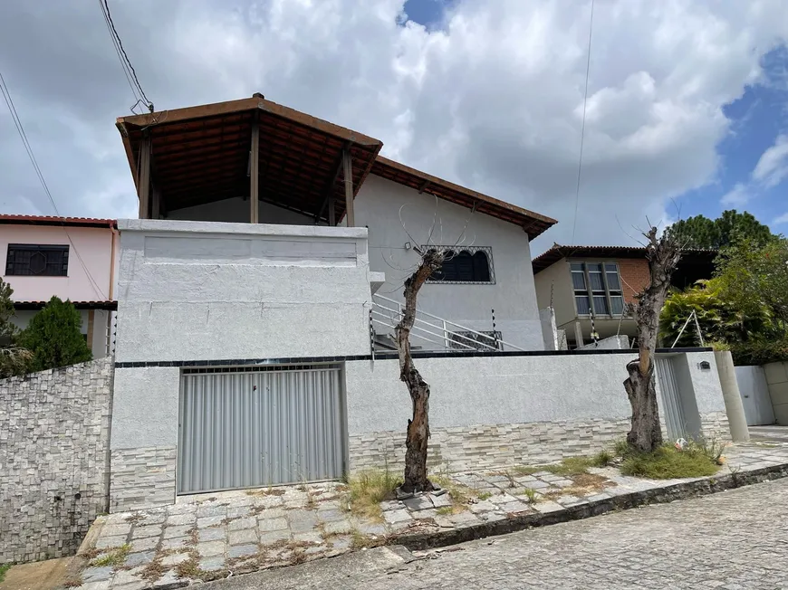 Foto 1 de Casa com 5 Quartos à venda, 400m² em Alto Branco, Campina Grande