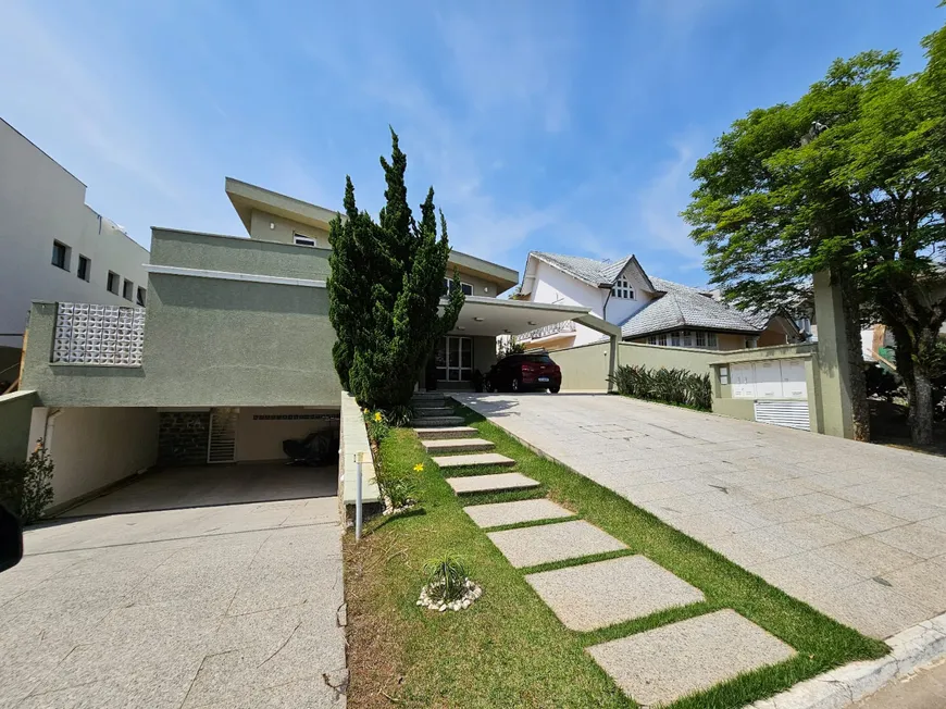 Foto 1 de Casa de Condomínio com 3 Quartos para venda ou aluguel, 550m² em Alphaville, Santana de Parnaíba