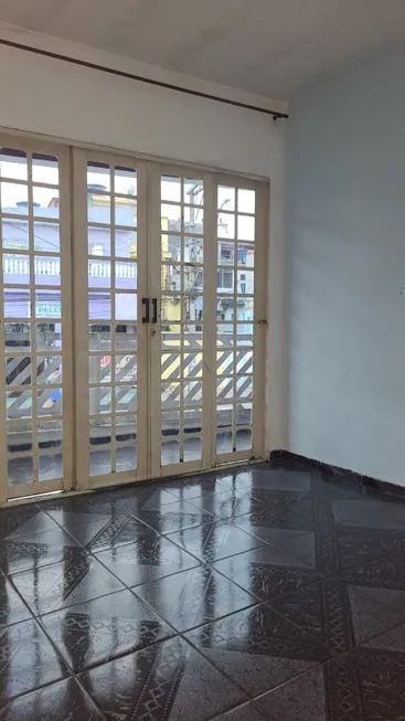 Foto 1 de Sobrado com 3 Quartos à venda, 200m² em Jardim Novo Portugal, Guarulhos