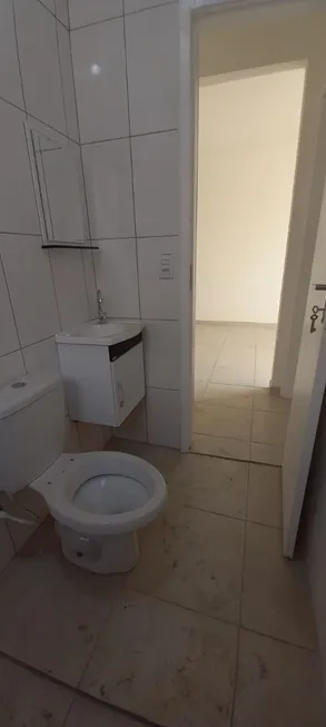 Foto 1 de Casa com 2 Quartos para alugar, 70m² em Jd Robru, São Paulo