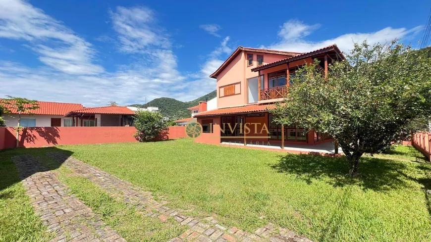 Foto 1 de Casa com 3 Quartos à venda, 221m² em Armação do Pântano do Sul, Florianópolis