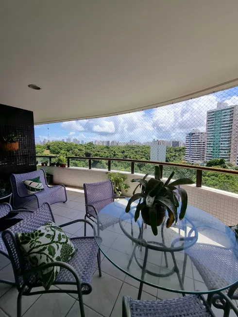 Foto 1 de Apartamento com 4 Quartos à venda, 245m² em Pituba, Salvador
