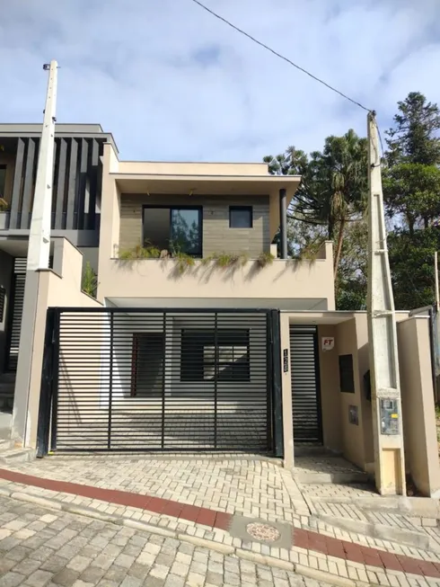 Foto 1 de Casa com 3 Quartos à venda, 159m² em América, Joinville