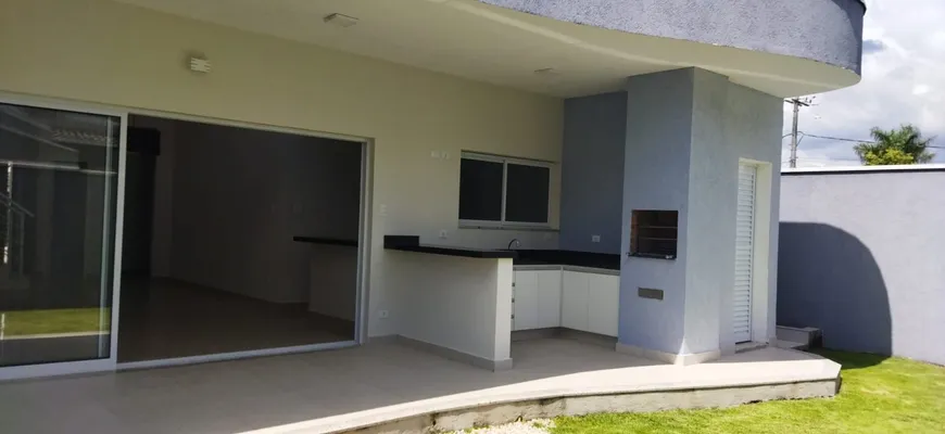 Foto 1 de Casa de Condomínio com 3 Quartos para alugar, 205m² em Campos do Conde II, Tremembé