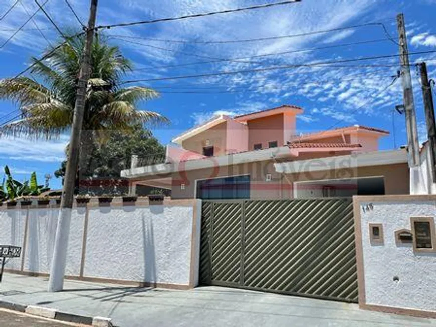 Foto 1 de Casa com 3 Quartos à venda, 201m² em CENTRO, Águas de São Pedro