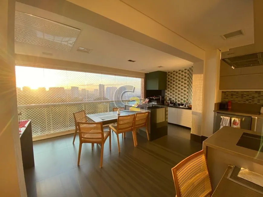 Foto 1 de Apartamento com 4 Quartos à venda, 221m² em Pacaembu, São Paulo