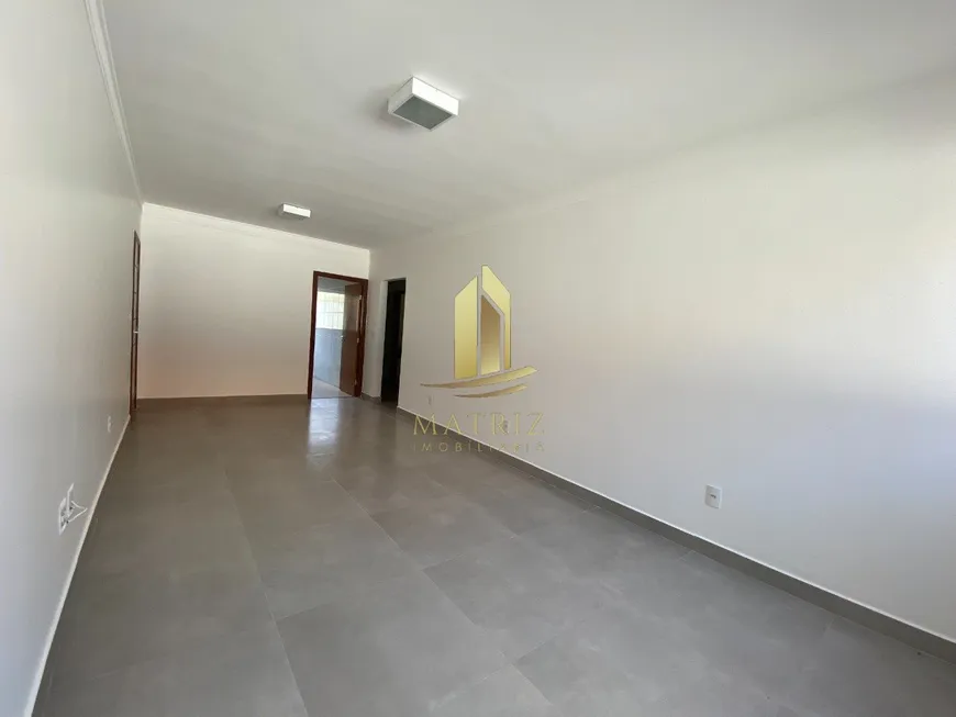 Foto 1 de Apartamento com 3 Quartos à venda, 107m² em Estação, Franca