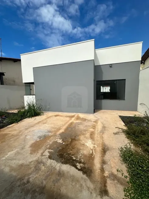 Foto 1 de Casa com 3 Quartos à venda, 200m² em Brasília, Araguari