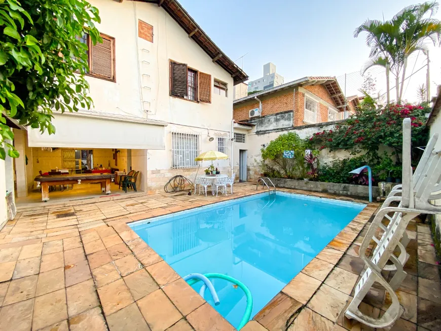 Foto 1 de Casa com 7 Quartos à venda, 300m² em São José, Belo Horizonte