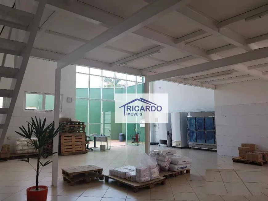 Foto 1 de Galpão/Depósito/Armazém à venda, 220m² em Parque Renato Maia, Guarulhos