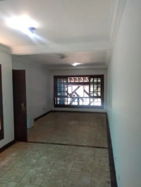 Foto 1 de Casa com 4 Quartos para alugar, 200m² em Vila Moraes, São Paulo