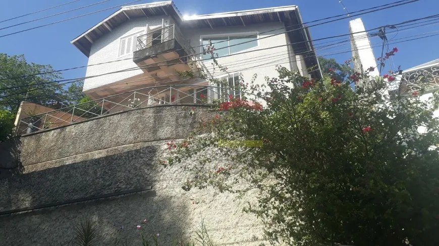 Foto 1 de Sobrado com 4 Quartos para alugar, 287m² em Jardim Ibiratiba, São Paulo