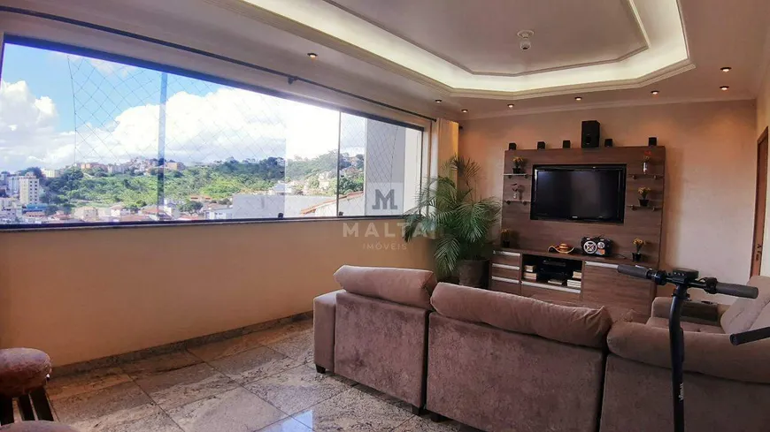 Foto 1 de Casa com 3 Quartos à venda, 289m² em Diamante, Belo Horizonte