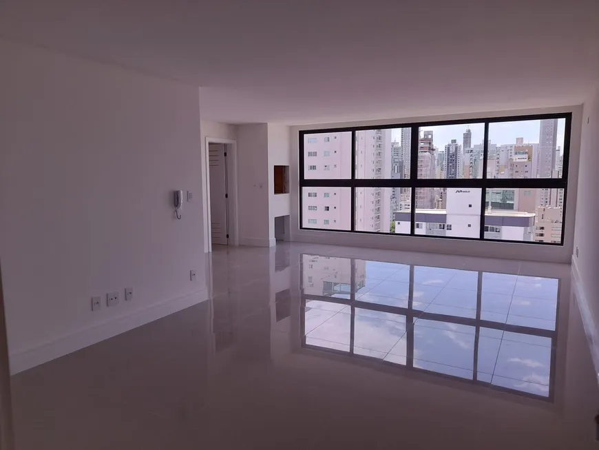 Foto 1 de Apartamento com 3 Quartos à venda, 117m² em Centro, Balneário Camboriú