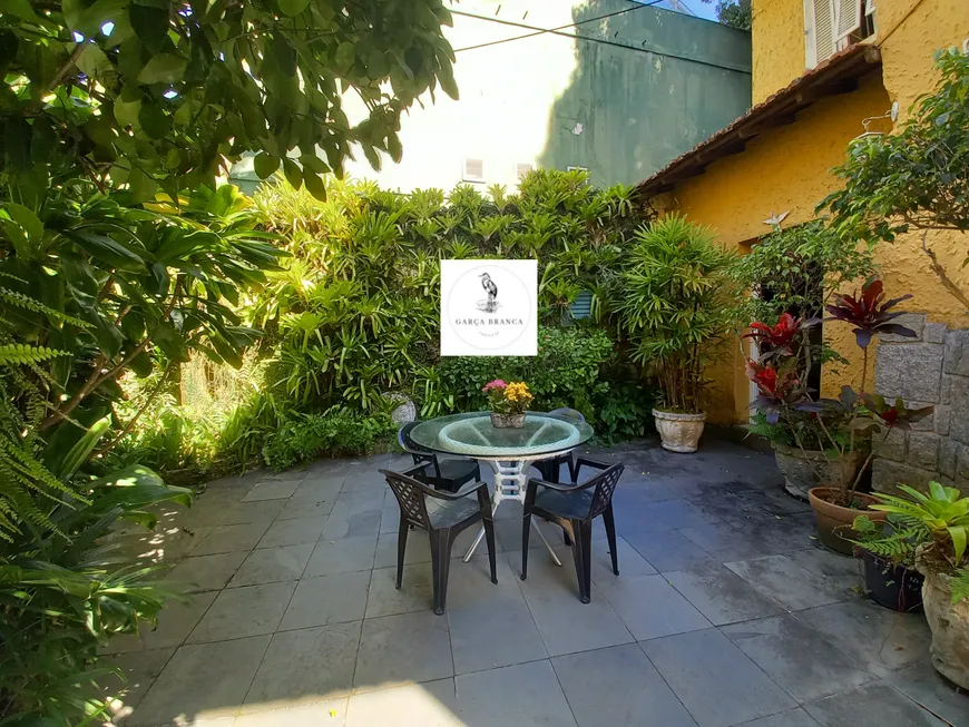 Foto 1 de Casa com 4 Quartos à venda, 180m² em Humaitá, Rio de Janeiro
