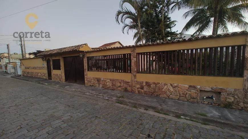 Foto 1 de Casa com 3 Quartos à venda, 200m² em Nova Esperanca, Rio das Ostras