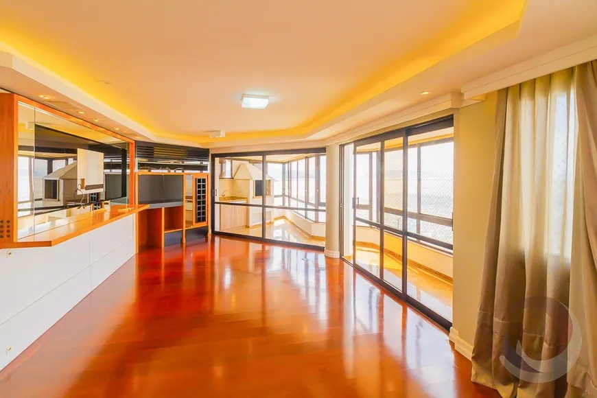 Foto 1 de Apartamento com 4 Quartos à venda, 220m² em Centro, Florianópolis