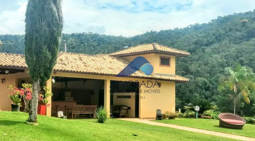 Foto 1 de Fazenda/Sítio com 3 Quartos à venda, 600m² em Zona Rural, Paraibuna