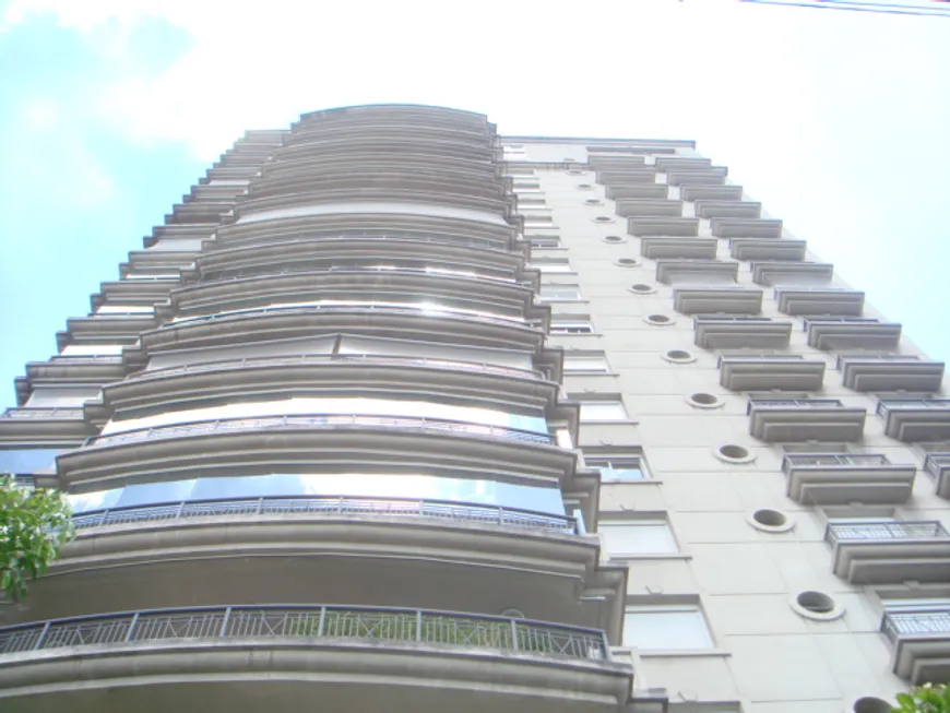 Foto 1 de Apartamento com 4 Quartos para venda ou aluguel, 257m² em Moema, São Paulo