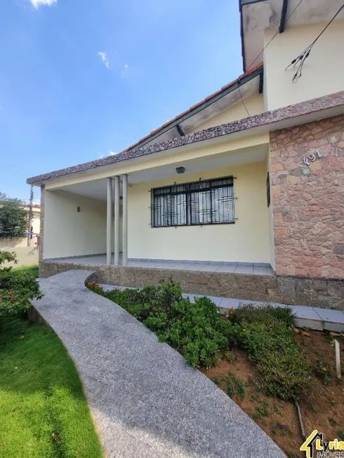 Foto 1 de Casa com 2 Quartos à venda, 137m² em Jardim Bela Vista, Santo André
