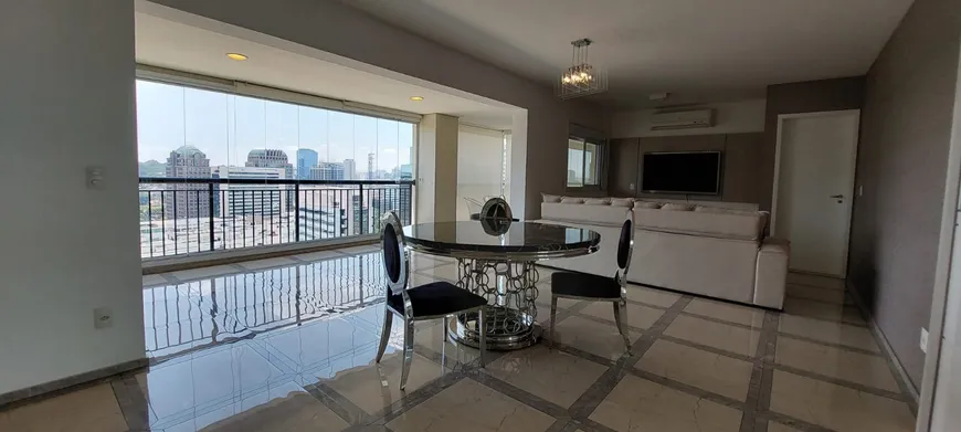 Foto 1 de Apartamento com 3 Quartos para alugar, 137m² em Brooklin, São Paulo