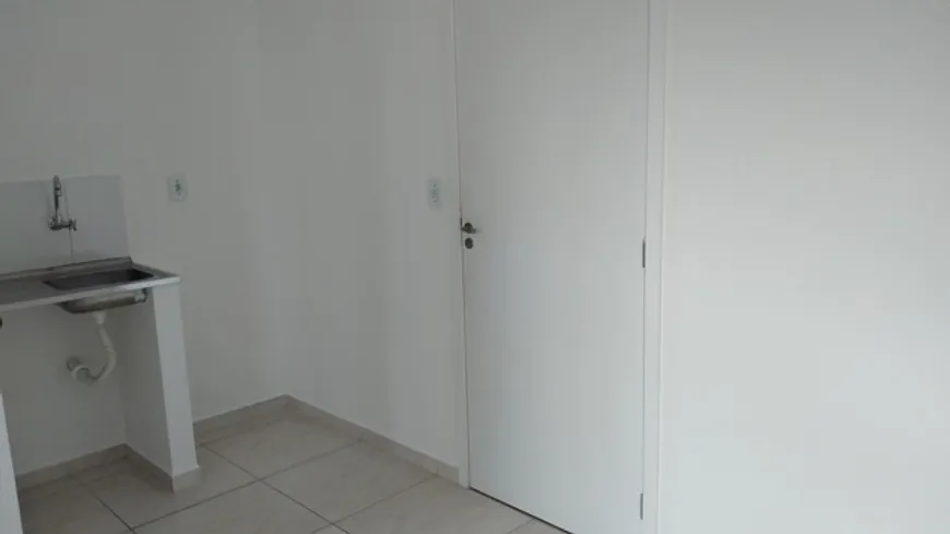 Foto 1 de Apartamento com 1 Quarto para alugar, 25m² em Vila Esperança, São Paulo