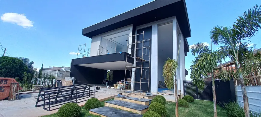 Foto 1 de Casa de Condomínio com 4 Quartos à venda, 560m² em Condomínio do Lago 3ª Etapa, Goiânia