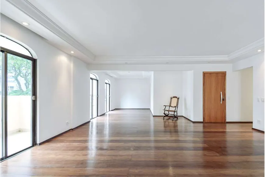 Foto 1 de Apartamento com 3 Quartos à venda, 192m² em Morro dos Ingleses, São Paulo