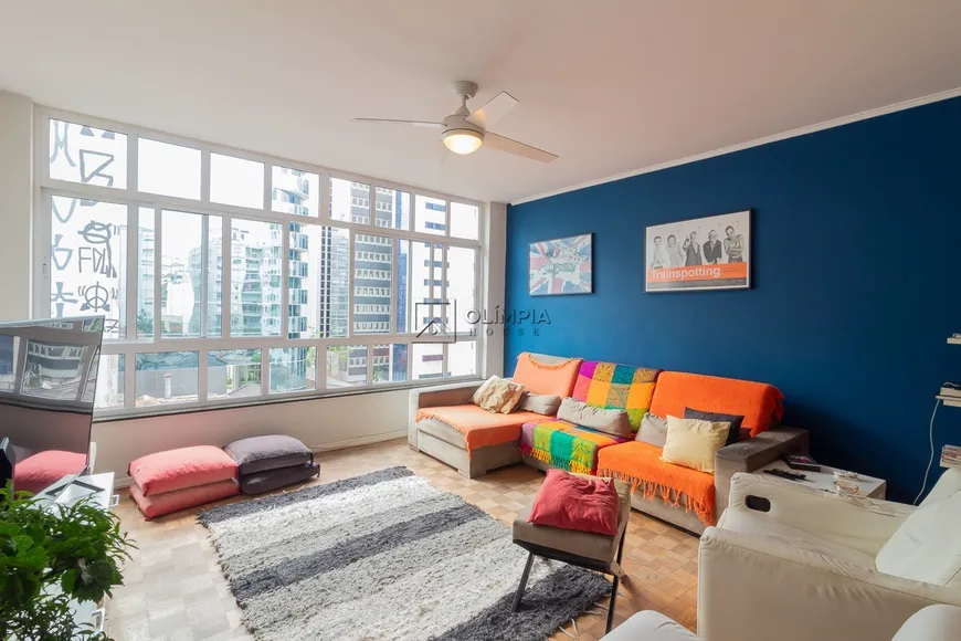 Foto 1 de Apartamento com 3 Quartos para alugar, 160m² em Cerqueira César, São Paulo
