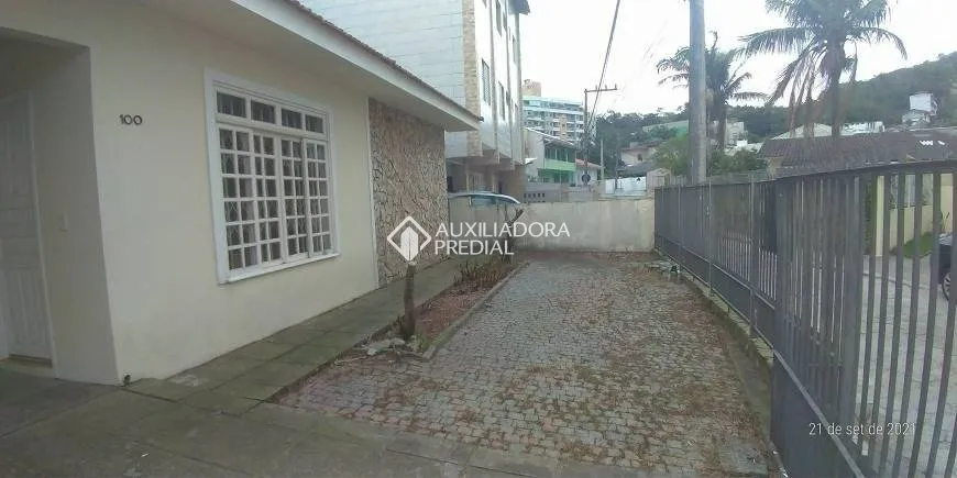 Foto 1 de Casa com 3 Quartos à venda, 138m² em Pantanal, Florianópolis