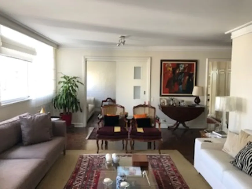 Foto 1 de Apartamento com 3 Quartos à venda, 185m² em Jardim América, São Paulo