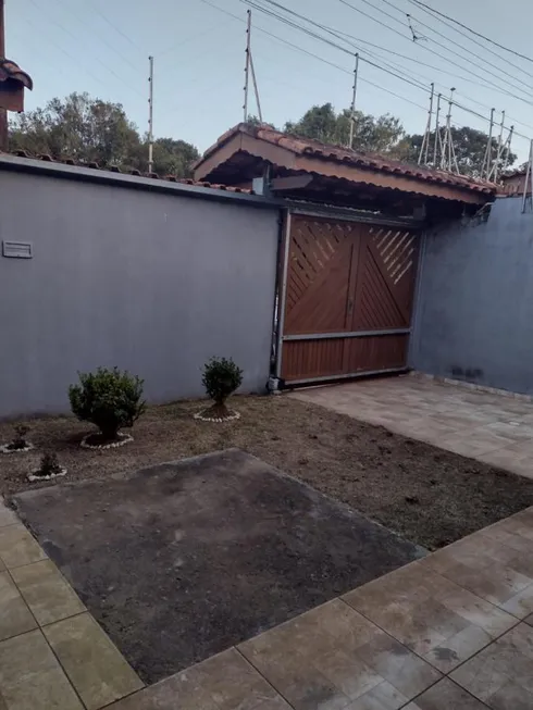 Foto 1 de Casa com 2 Quartos à venda, 85m² em Jardim Guacyra, Itanhaém