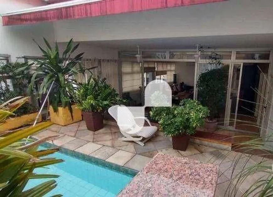 Foto 1 de Cobertura com 4 Quartos à venda, 200m² em Copacabana, Rio de Janeiro