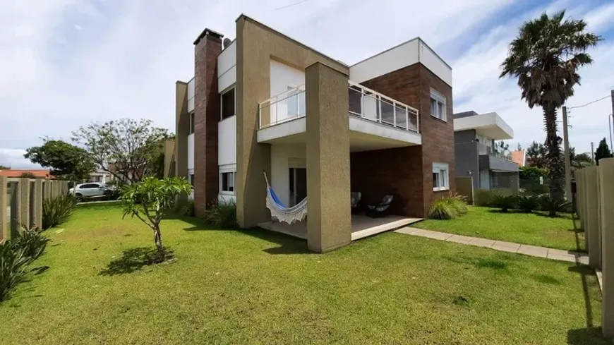 Foto 1 de Sobrado com 5 Quartos à venda, 300m² em Atlantida, Xangri-lá