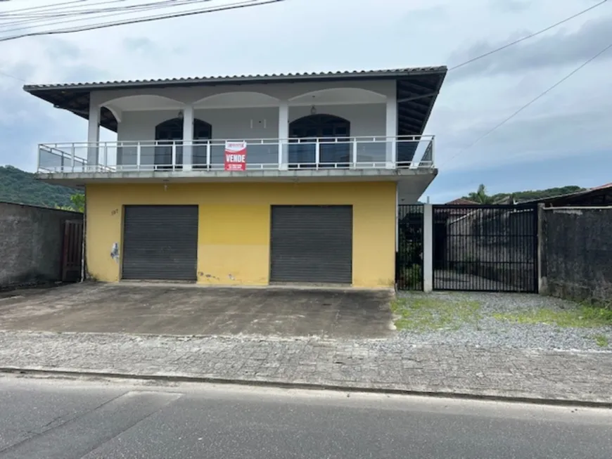 Foto 1 de Casa com 5 Quartos à venda, 250m² em Jardim Iririú, Joinville