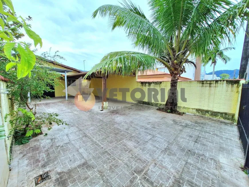 Foto 1 de Casa com 4 Quartos à venda, 113m² em Indaiá, Caraguatatuba