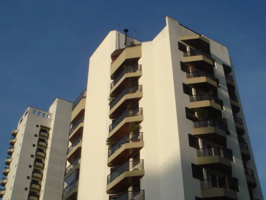 Foto 1 de Apartamento com 4 Quartos para venda ou aluguel, 130m² em Moema, São Paulo