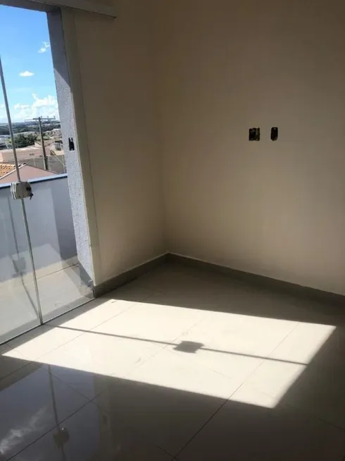 Foto 1 de Apartamento com 3 Quartos à venda, 55m² em Jardim America II, Uberlândia