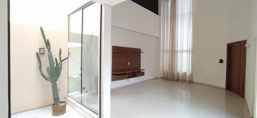 Foto 1 de Casa com 3 Quartos para alugar, 270m² em Esperanca, Londrina