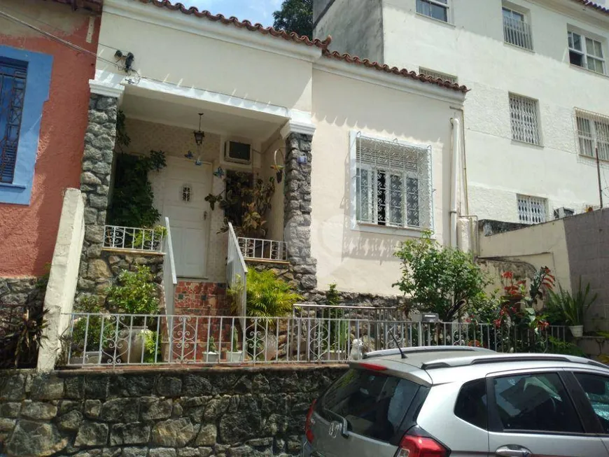 Foto 1 de Casa com 2 Quartos à venda, 80m² em Grajaú, Rio de Janeiro
