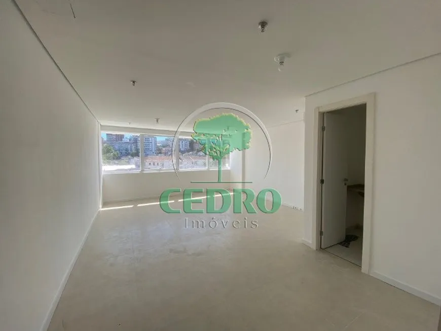 Foto 1 de Ponto Comercial para alugar, 31m² em Floresta, Porto Alegre