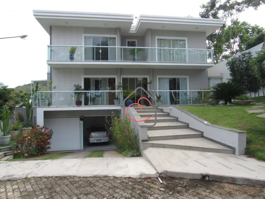 Foto 1 de Casa de Condomínio com 4 Quartos à venda, 400m² em Imboassica, Macaé