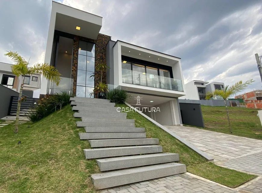 Foto 1 de Casa de Condomínio com 3 Quartos à venda, 280m² em Jardim Vila Rica - Tiradentes, Volta Redonda