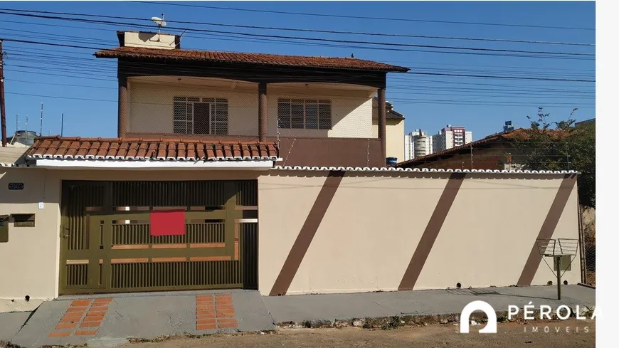 Foto 1 de Sobrado com 3 Quartos à venda, 238m² em Celina Park, Goiânia