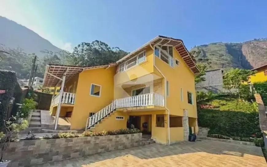 Foto 1 de Casa com 3 Quartos à venda, 50m² em Retiro, Petrópolis