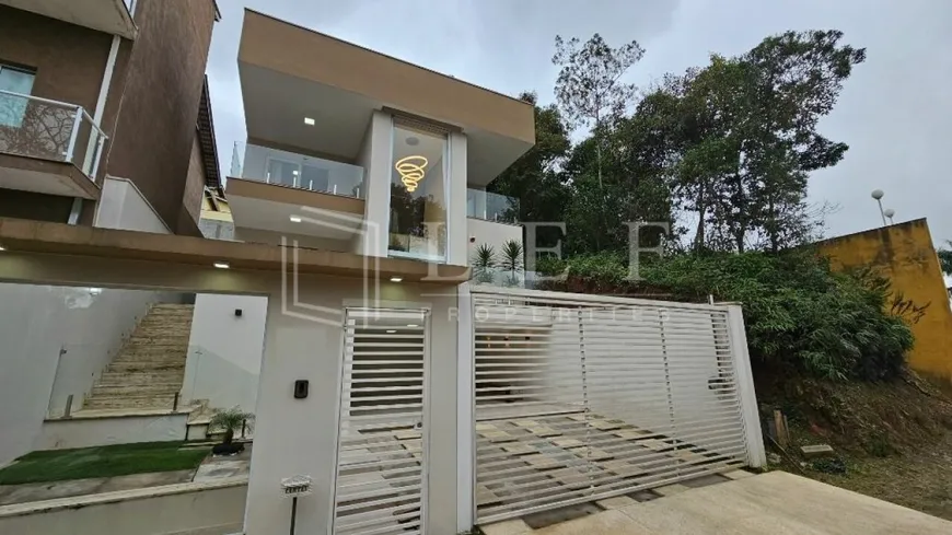 Foto 1 de Casa de Condomínio com 3 Quartos à venda, 316m² em Parque Nova Jandira, Jandira