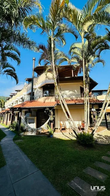 Foto 1 de Casa de Condomínio com 4 Quartos à venda, 192m² em Cachoeira do Bom Jesus, Florianópolis