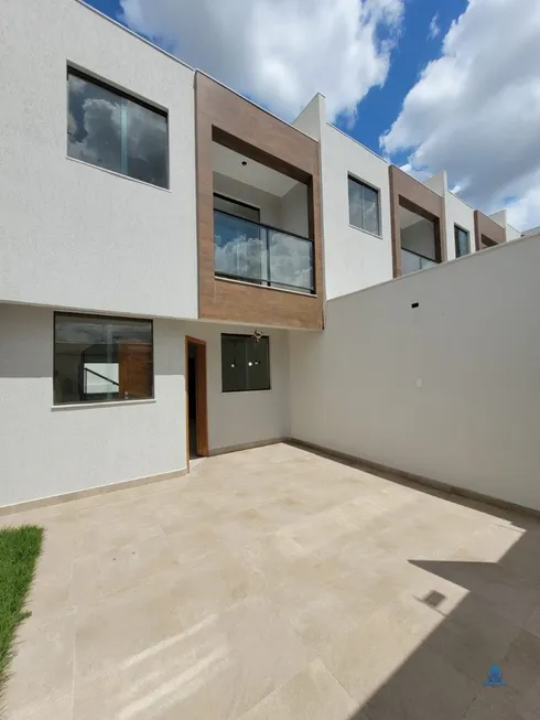 Foto 1 de Casa com 3 Quartos à venda, 54m² em Santa Amélia, Belo Horizonte