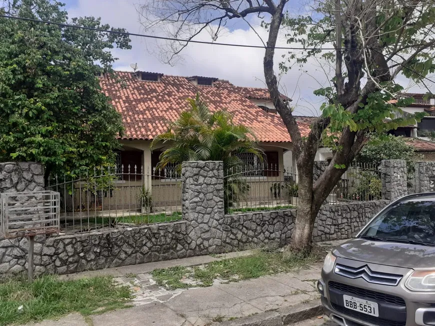 Foto 1 de Casa de Condomínio com 4 Quartos à venda, 609m² em Freguesia- Jacarepaguá, Rio de Janeiro