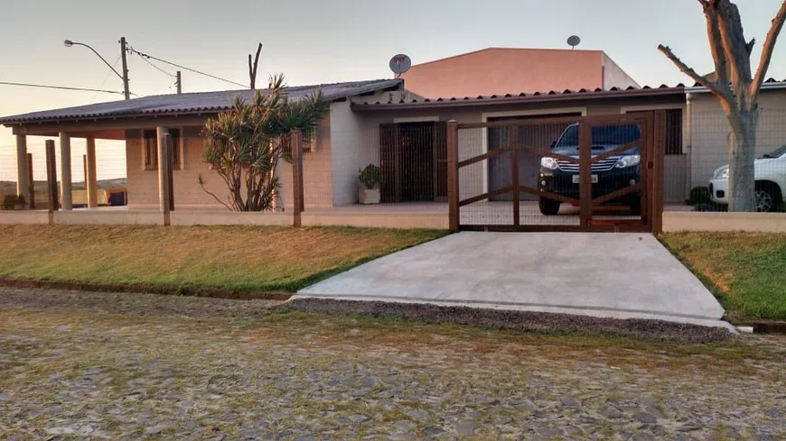 Foto 1 de Casa com 4 Quartos à venda, 150m² em Capao Novo, Capão da Canoa